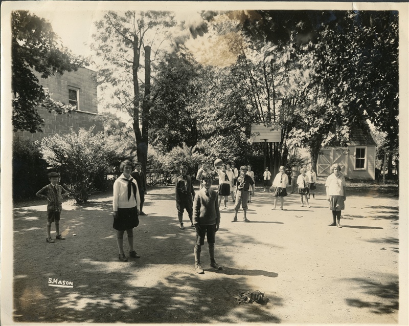 Back or side of old kindergarten?